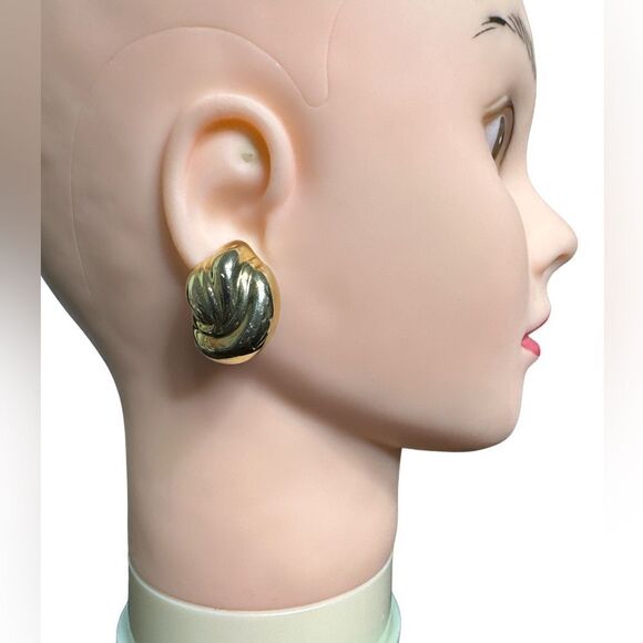 Beautiful vintage looking 3 pairs of earrings - Picture 1 of 8